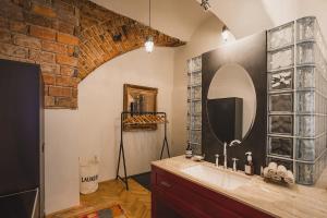 King Charles Apartment