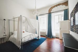 King Charles Apartment