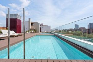 Monthly 32 Nights 1BR Pools Parking