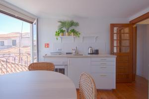 Alfama Historial I River View by Homing