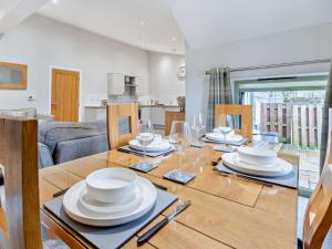 2 Bed in Croes-y-pant 58961