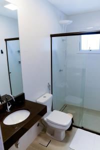 Apto 300m das Toninhas c Piscina e Ar Condicionado