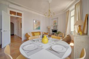 Lumineux 2 chambres, CARRE DOR-COEUR DE CANNES A2B196