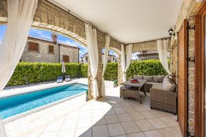E-villa Vintage Istria with heated and covered pool