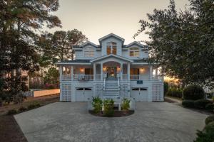 Soundfront Beach Trolly Pool Spa Resort Access