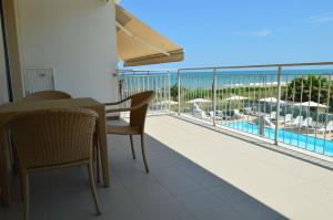 Residence Roseto, Pool, Seaview, Abruzzo