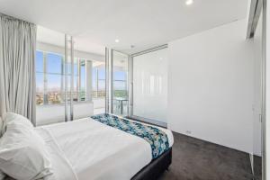 Sky Home on 54th Floor - Stunning South East Views