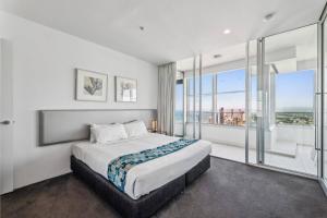 Sky Home on 54th Floor - Stunning South East Views