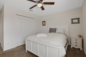 Spacious 4bed and baths Villa Near JAX Airport Beaches and Restaurants