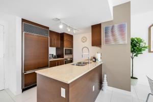 W Hotel 2BR Ocean View, Pool, Spa, Free Gym Classes