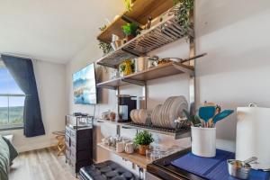 ES326 Super Cute Village Studio Condo Slope View