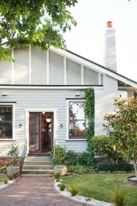 Large city sanctuary with fireplace