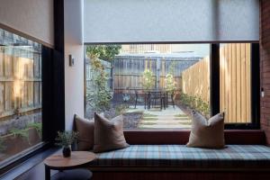 Oakden-The Workers Cottage-Architectural city stay