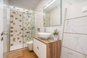 Private terrace apt Lagos Centre