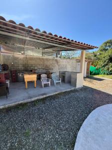 Pool House with free bikes!