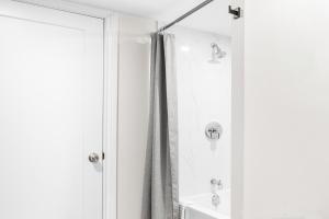 Charming 1BR Flat in Ottawa Historic Lower Town