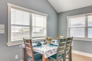 Walk to Beach Family Getaway By San Luis Pass!