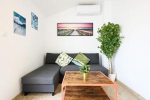 Cano Penthouse, terrace & 2 min to the beach by 10ToSea
