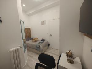 Berlín habitación con comodidad y zonas compartidas Gran Vía-Madrid SBE1010 - 3-звездочные отели в городе Мадрид