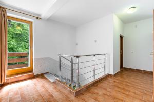 BNB Grand Forest Escape