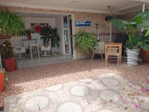 Hotel Cra17a21a avenida 22 cerca a escenario deportivos iglesias y clinicas