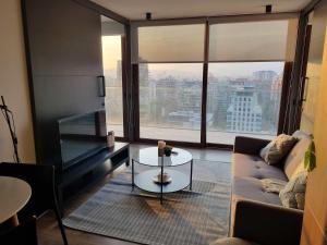 Chic 2BR Oasis in Las Condes Ready for Relaxation
