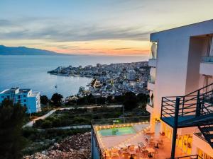 Sunset Shoreline Saranda - Sea View - Free Private Parking - Pool