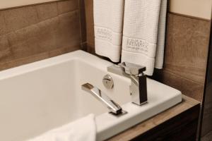 2 bedroom suite with access to Sommet Saint-Sauveur