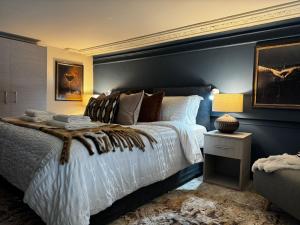 Manhattan-Style Chic Loft, Sleeps 5, Heart of Leeds