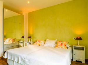 SeaSintra - Your Exclusive Retreat with Unrivalled Privacy and Oceanic Vistas