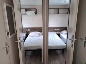 Campings Camping 3 etoiles - Piscine - eeicbi : photos des chambres