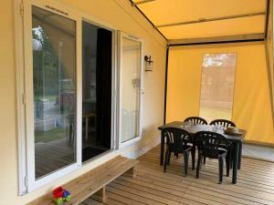 Campings Camping 3 etoiles - Piscine - eeeddg : photos des chambres