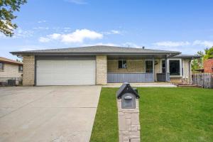 Arvada Retreat + 6 BD + Movie Theater