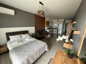 Caesar Blue Sea View Studio