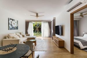 Laguna Beachside by ShowProperty