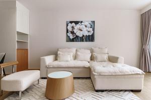 Laguna Beachside by ShowProperty