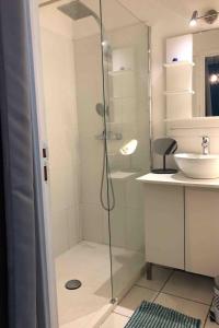 Maisons de vacances Maison proche du lac et ocean avec Jacuzzi privatif : photos des chambres