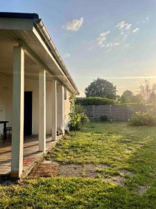 Maisons de vacances Maison proche du lac et ocean avec Jacuzzi privatif : photos des chambres