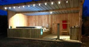 Maisons de vacances Maison proche du lac et ocean avec Jacuzzi privatif : photos des chambres