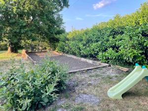 Maisons de vacances Maison proche du lac et ocean avec Jacuzzi privatif : photos des chambres