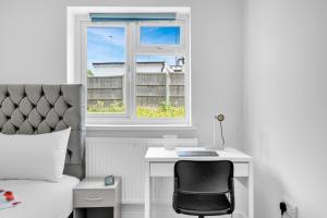 Newly renovated 1 Bed Flat, with Garden, Free Parking, 25 Min Oxford Circus