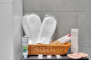 Newly renovated 1 Bed Flat, with Garden, Free Parking, 25 Min Oxford Circus