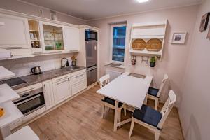 Charming Apartment with Private Yard