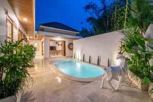 Mirragold Villa - Sun, Pool and Views - Brand New 3BDR Villa