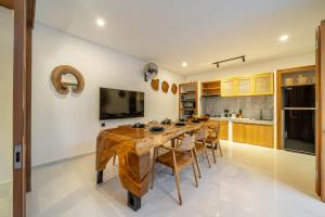 Mirragold Villa - Sun, Pool and Views - Brand New 3BDR Villa