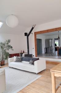 Spacious 4 bedroom retreat in peaceful location