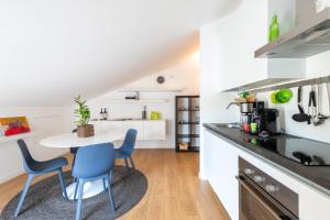 Modern Apartment with double terrace and parking