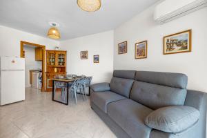 Apolo XI, Calpe, Modern Holiday Apartment, Sea view, Pool, 100m to Beach!