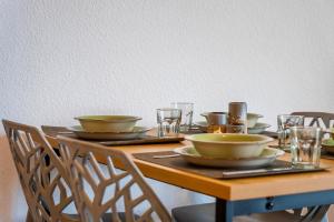 Apolo XI, Calpe, Modern Holiday Apartment, Sea view, Pool, 100m to Beach!