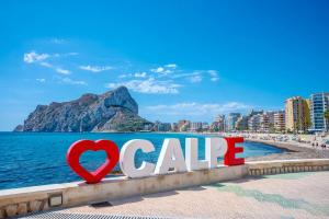 Apolo XI, Calpe, Modern Holiday Apartment, Sea view, Pool, 100m to Beach!